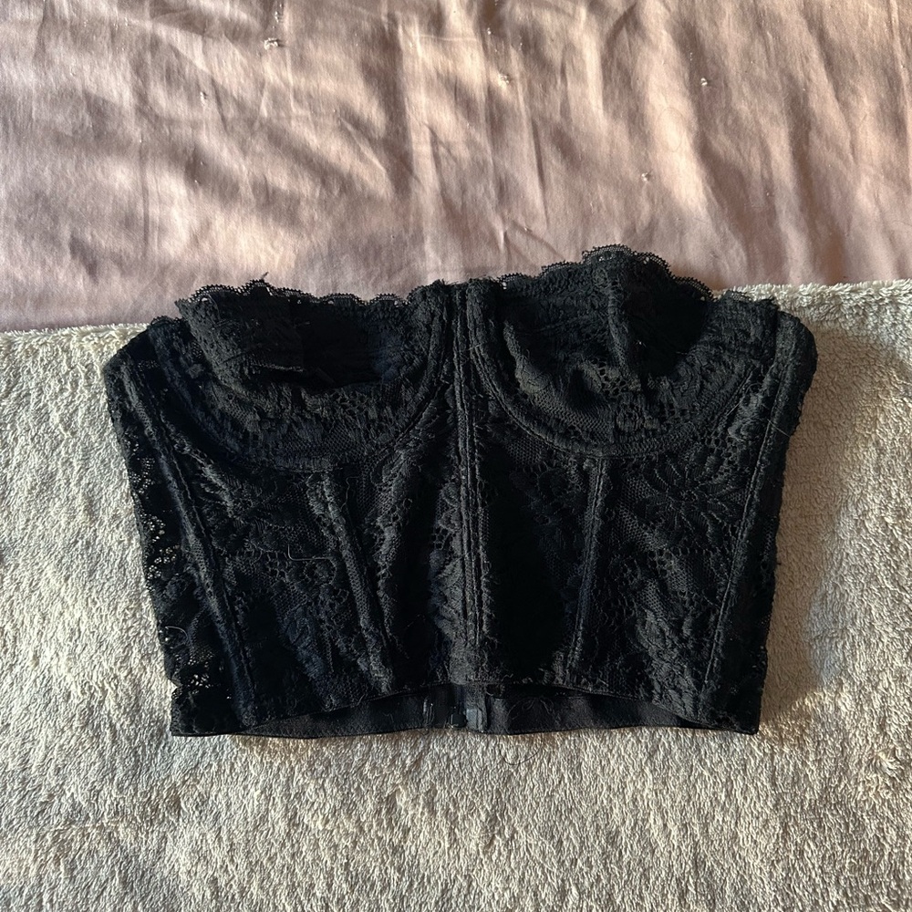 Urban Outfitters Corset top in Black in Size small